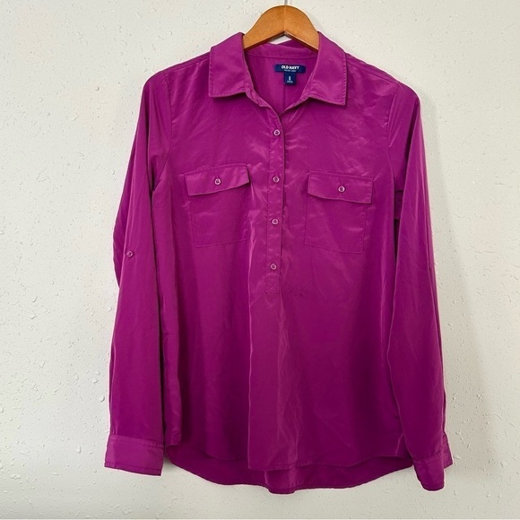🦋 Old Navy Fuschia Purple Button Down Long Sleeve Blouse Medium Office - Picture 1 of 6
